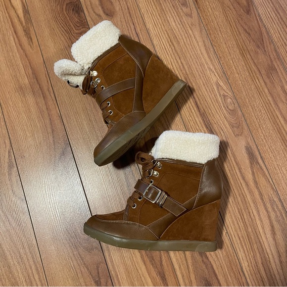 Shoe Dazzle Shoes - NWOT Faux Fur Wedge Tan Booties with Buckles 8.5